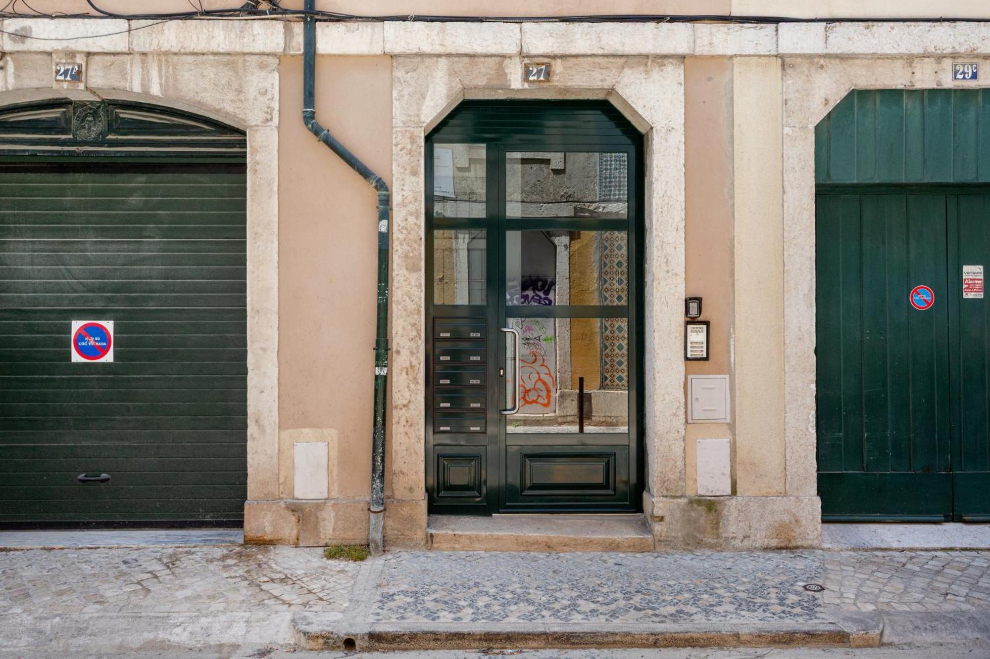Apartment 1br Downtown At Sao Mamede Lissabon