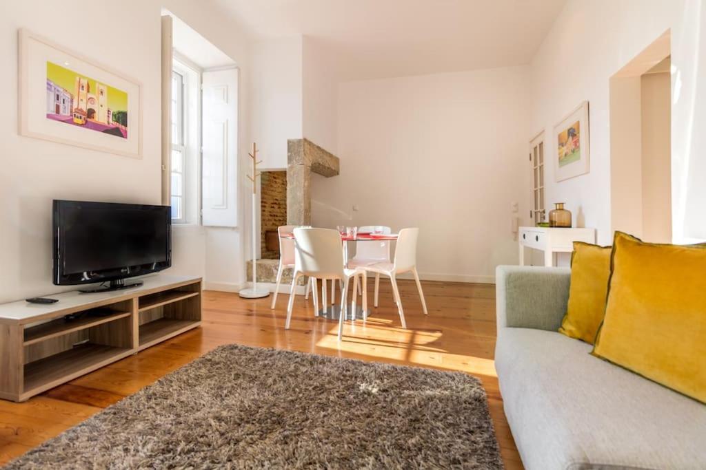 Apartment 1br Downtown At Sao Mamede Lissabon